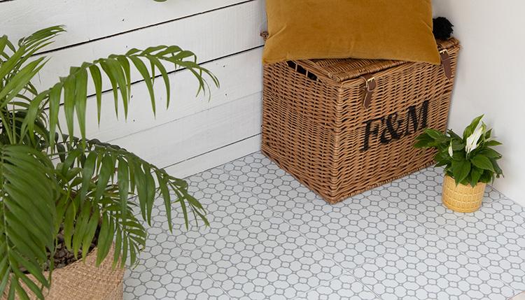 D-C Fix selvkl&aelig;bende gulv - Bloomy grid