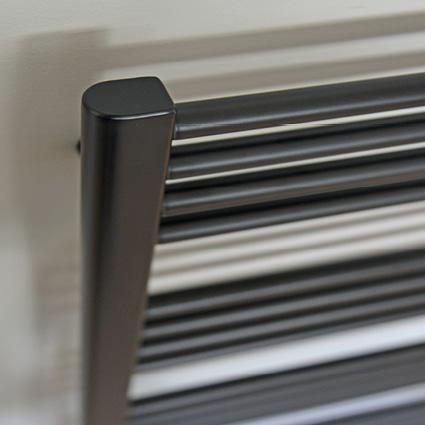 Kriss Space h&aring;ndkl&aelig;det&oslash;rrer - 50x111 cm - Mat sort