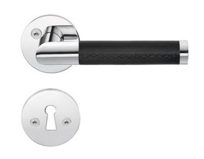 Beslagsboden indend&oslash;rs d&oslash;rgreb inkl n&oslash;gleskilt - Krom/sort l&aelig;der - S&aelig;t &aacute; 4 stk