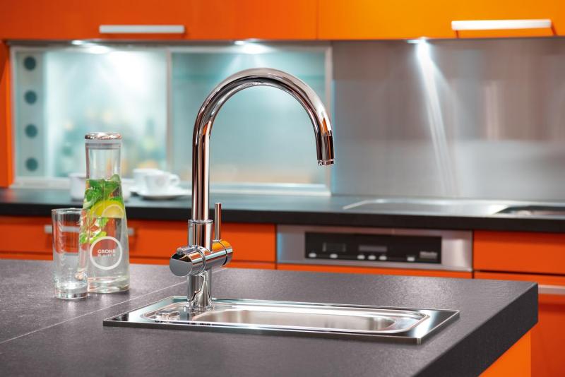 Grohe Red Duo II Nordic køkkenbatteri m/3L vandvarmer og C-tud - Krom Grohe Red Duo II Nordic køkkenbatteri m/3L vandvarmer og C-tud - Krom