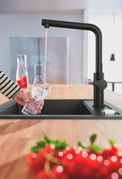 Grohe K700 køkkenvask i komposit m/Minta køkkenvandhane i mat sort Grohe K700 køkkenvask i komposit m/Minta køkkenvandhane i mat sort