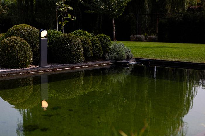 Lutec Architectural Fele udend&oslash;rs standerlampe m/LED og justerbart hoved - M&oslash;rkegr&aring;