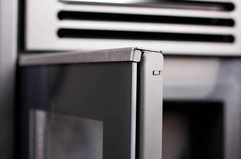 Langå Karen Træpilleovn 40 kg pilletank - Sort Langå Karen Træpilleovn 40 kg pilletank - Sort